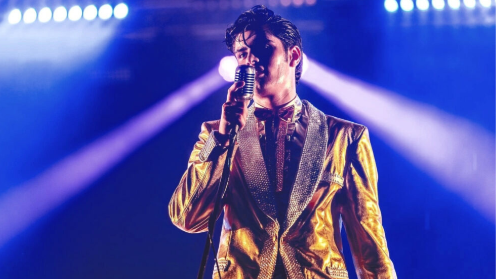 Emilio Santoro as Elvis Live Music at The Glee Club